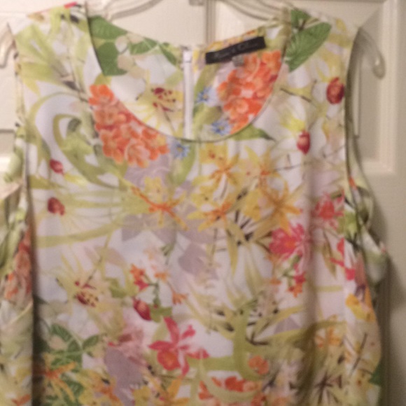 Summer sleeveless Top - Picture 3 of 5